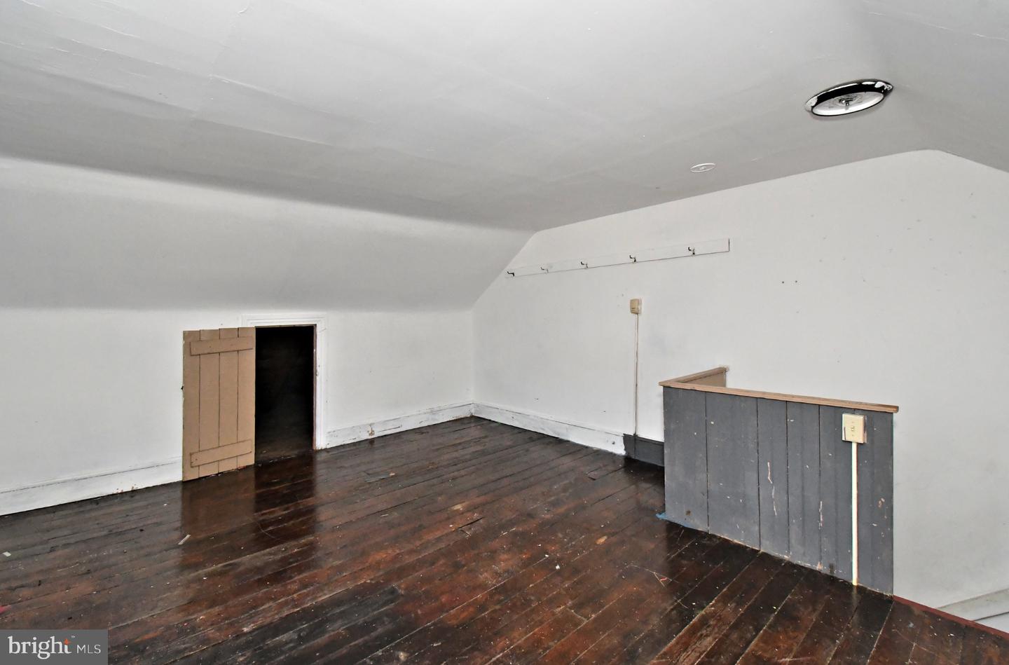 346 W Walnut St Property Photo 22