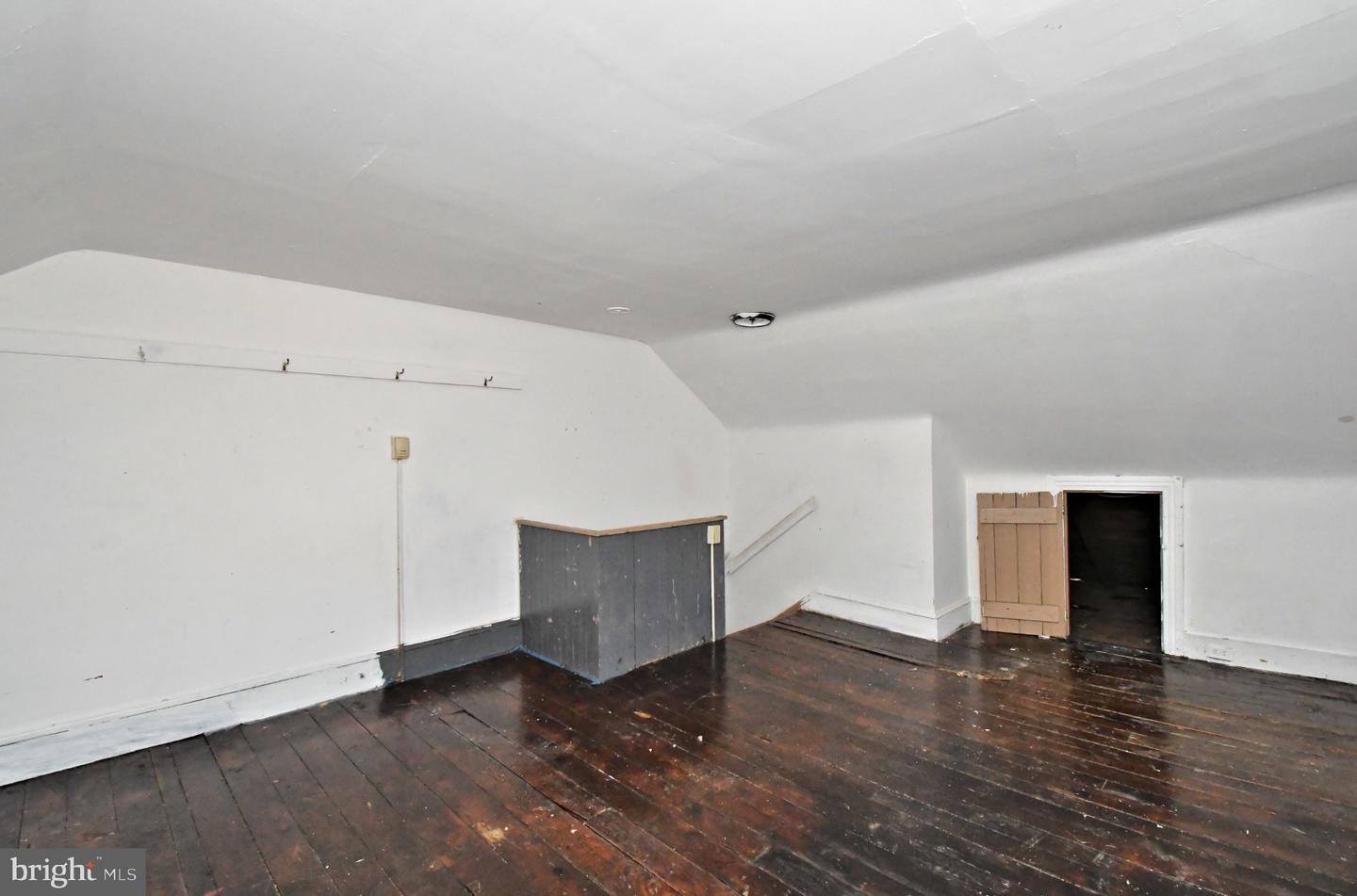346 W Walnut St Property Photo 23