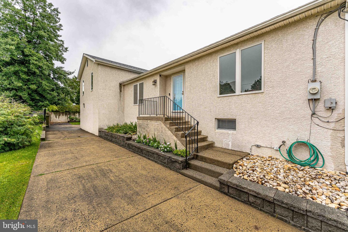 212 Zane Ave Property Photo 4
