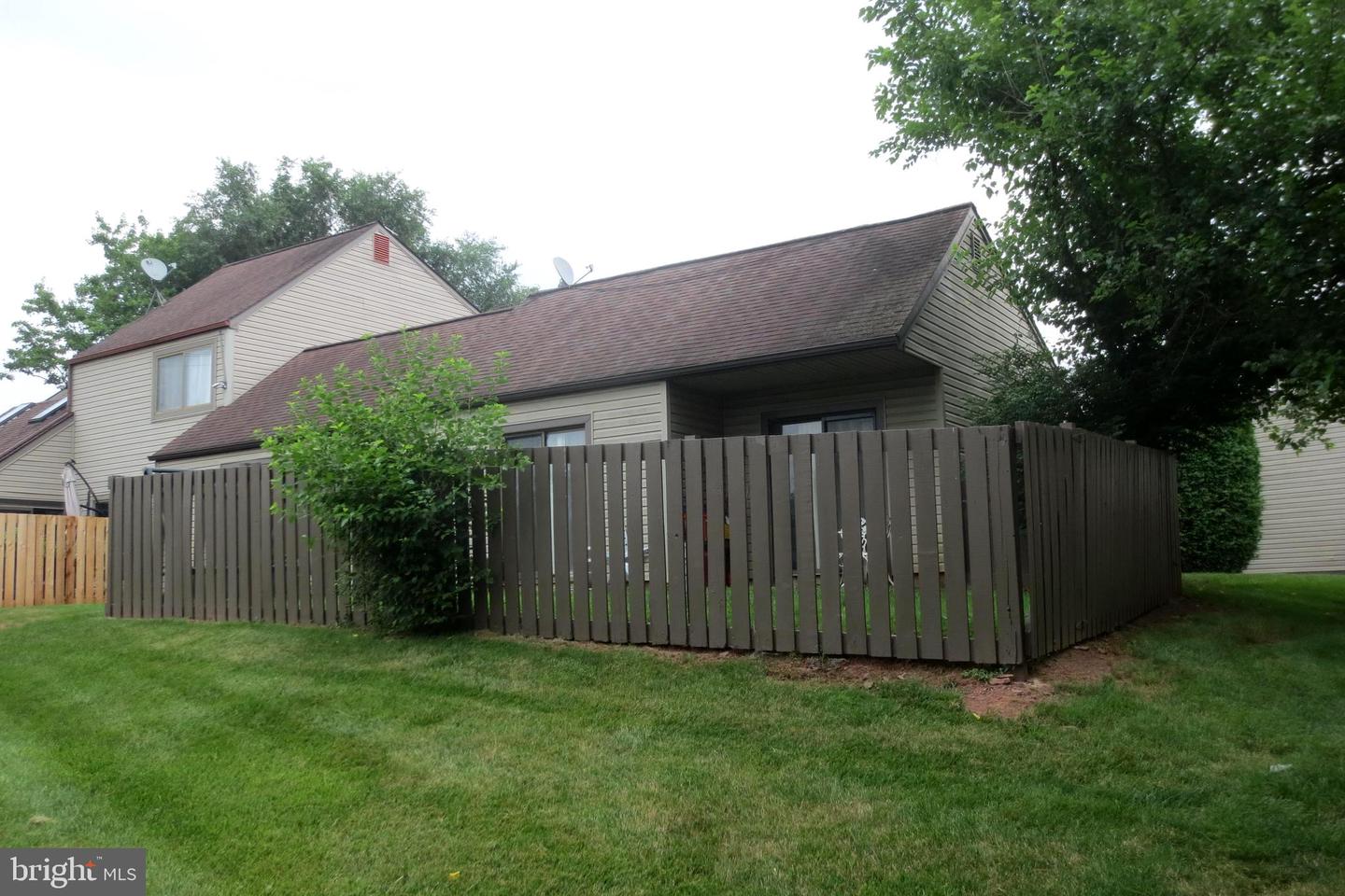 347 Bridge St Property Photo 4