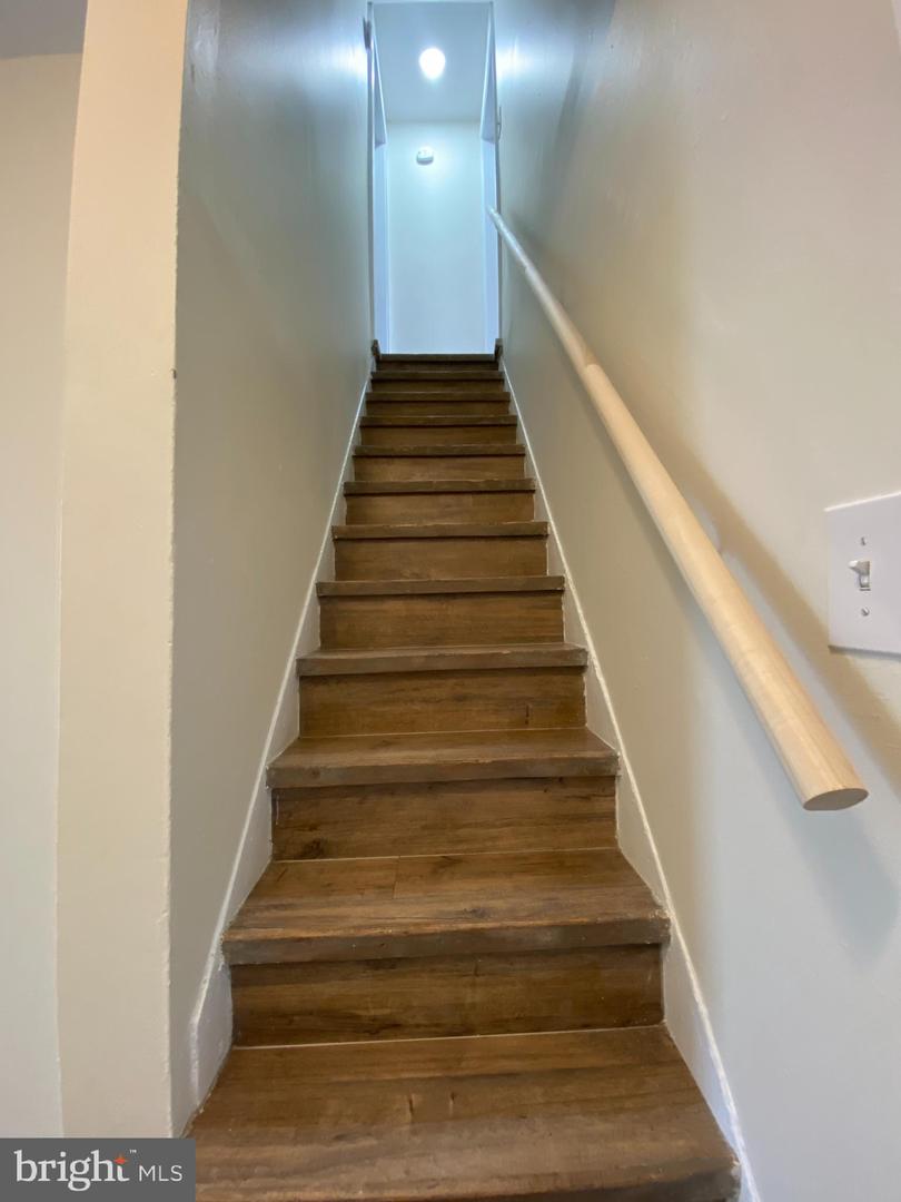 220 Pearl St Property Photo 18