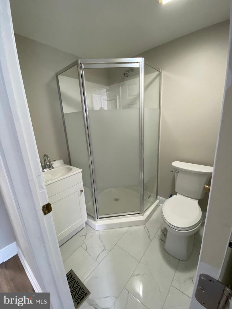 220 Pearl St Property Photo 25