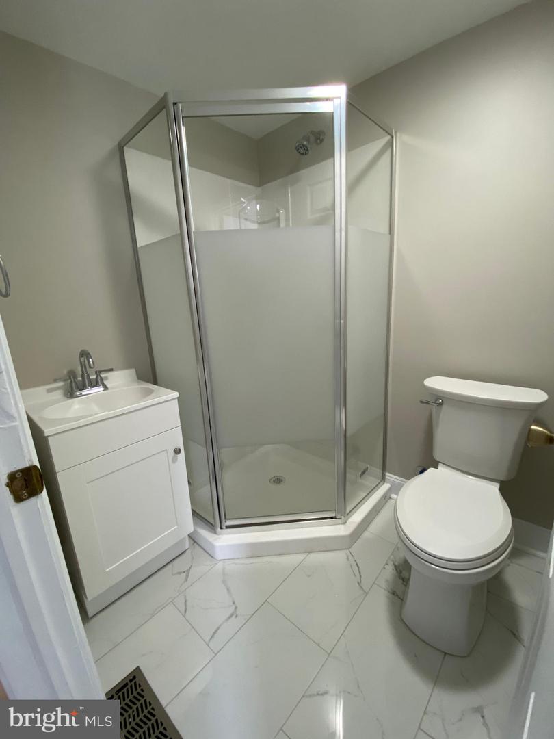 220 Pearl St Property Photo 21