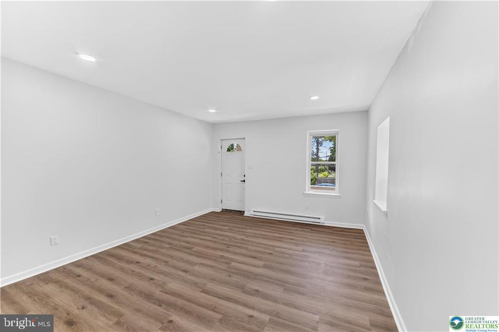 1715 Willow St Property Photo 5