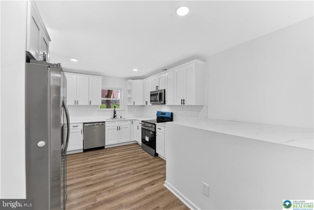 1715 Willow St Property Photo 6