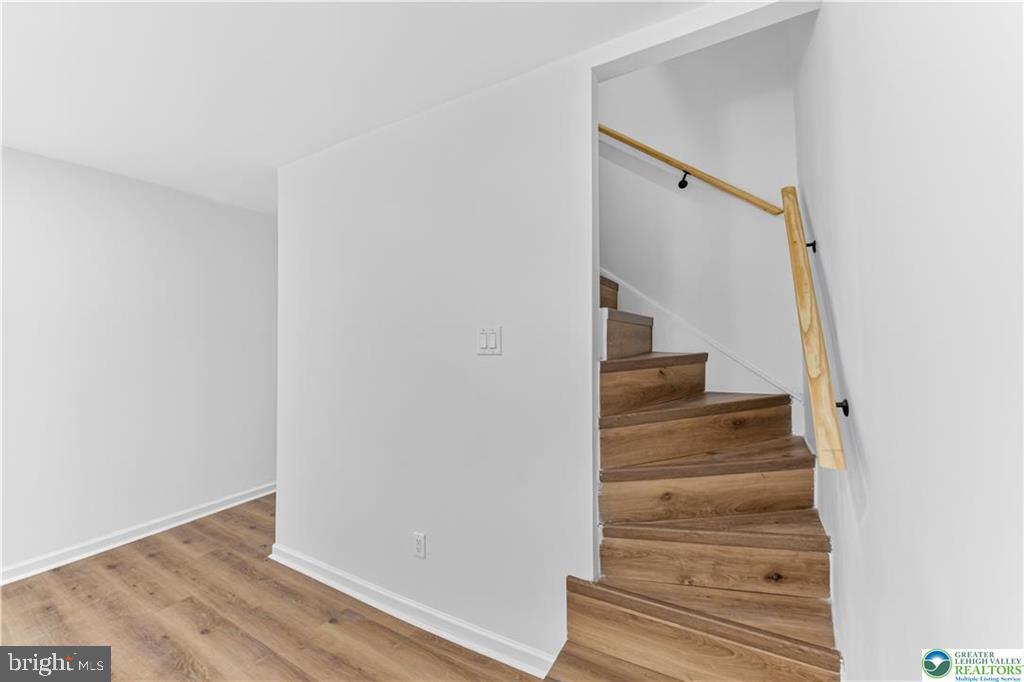 1715 Willow St Property Photo 9