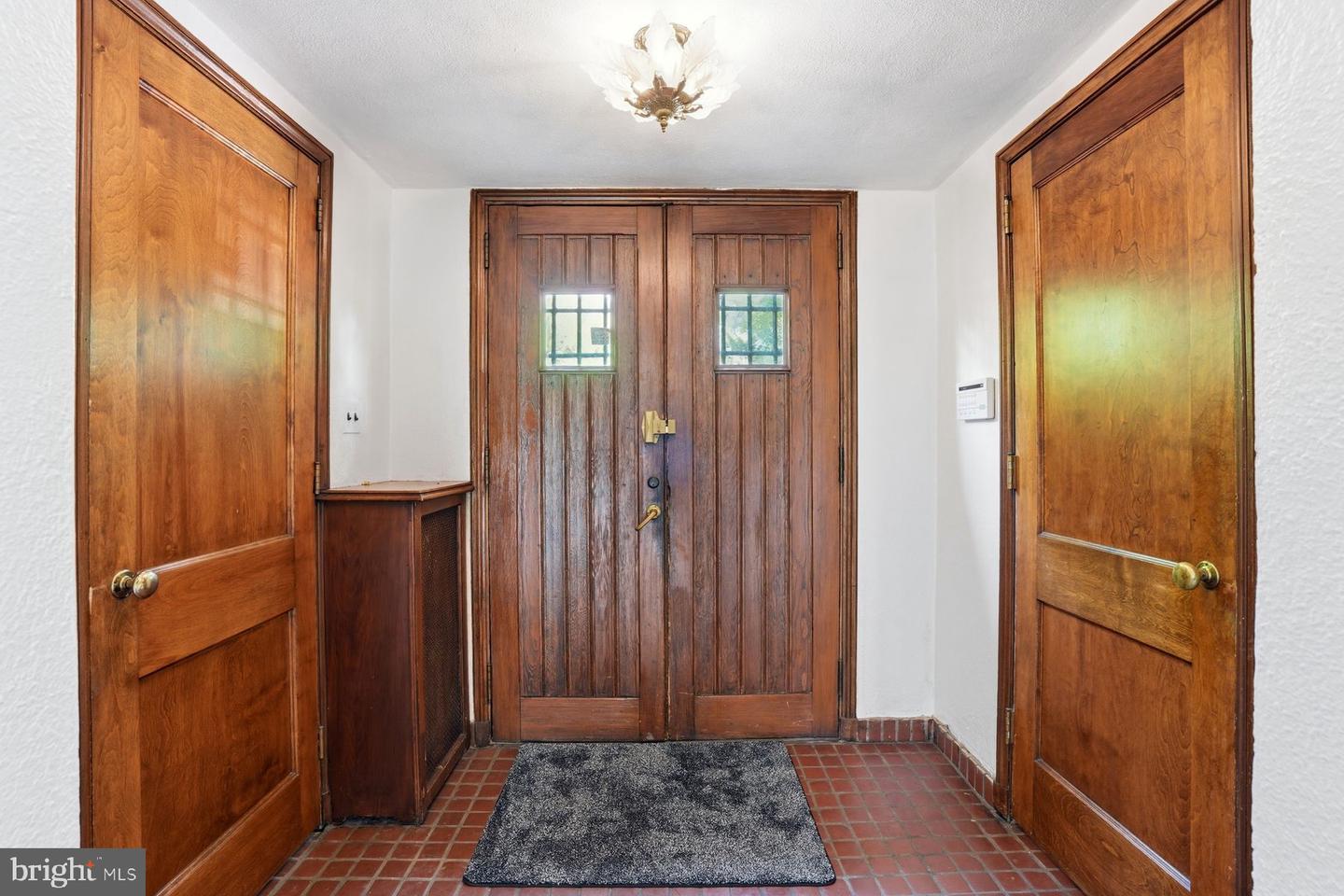 7 Windsor Ave Property Photo 21
