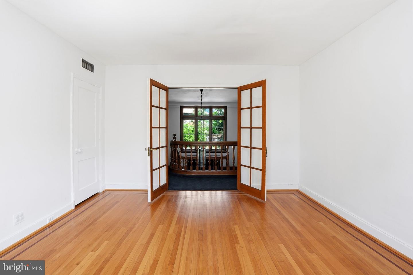 7 Windsor Ave Property Photo 35