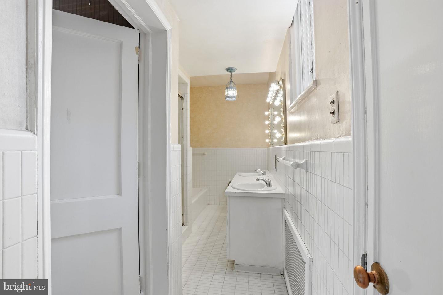 7 Windsor Ave Property Photo 50