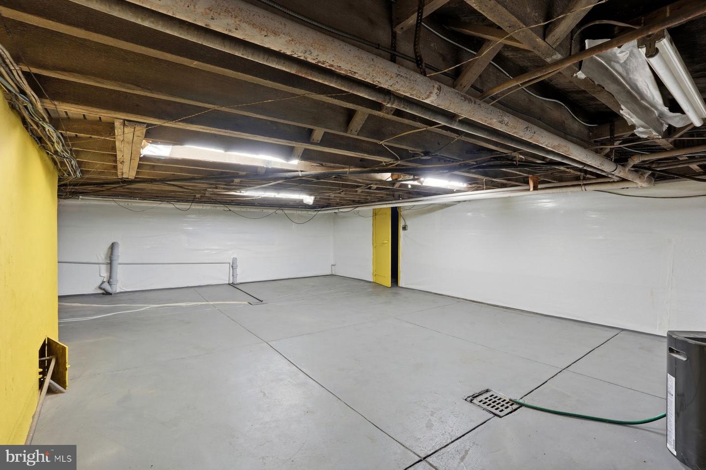 7 Windsor Ave Property Photo 62