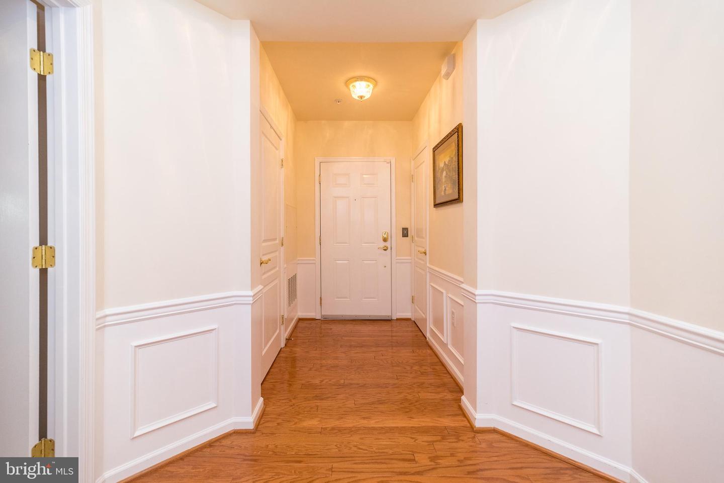 2101 Lilac Ct Property Photo 4