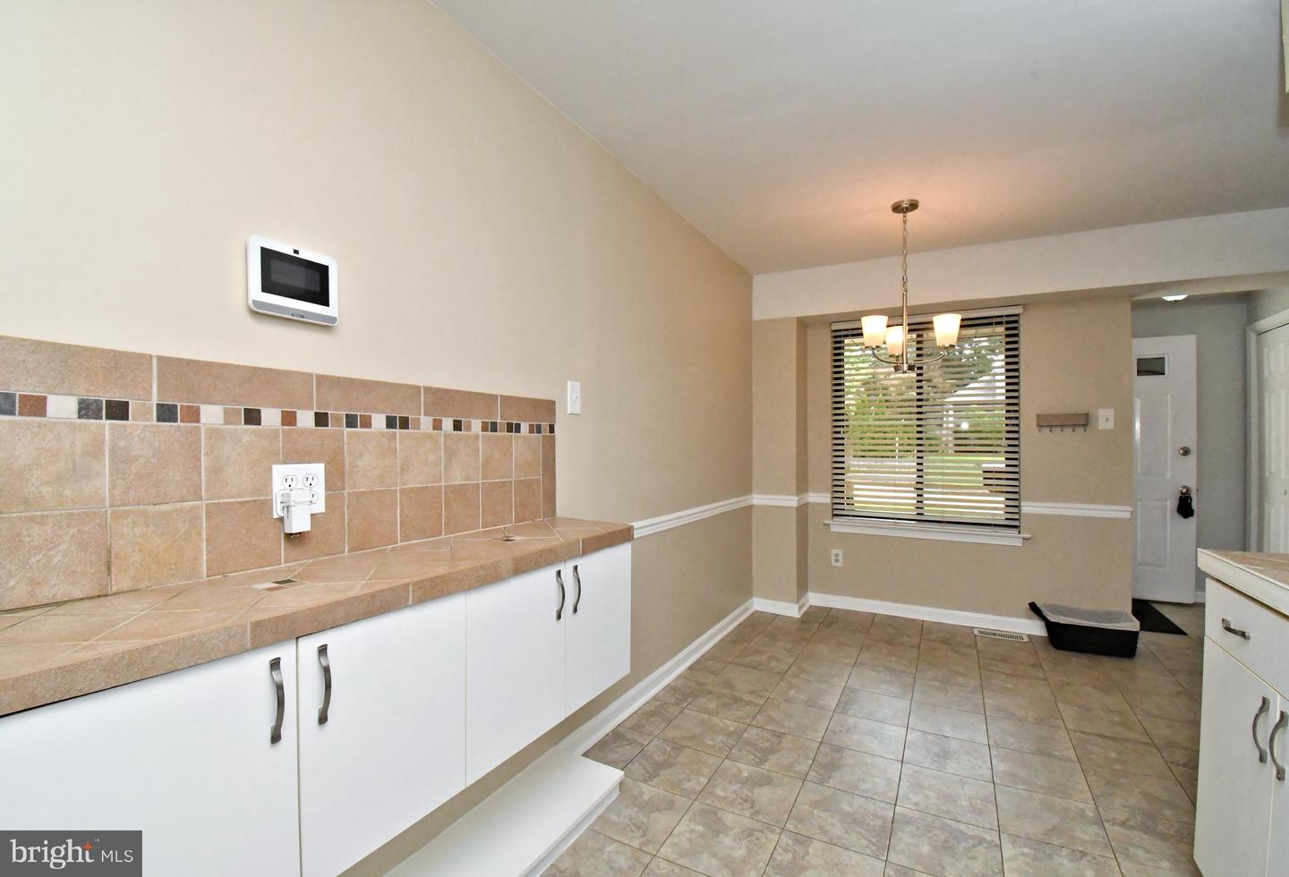 22 Fitzwatertown Rd #unit A-10 Property Photo 12
