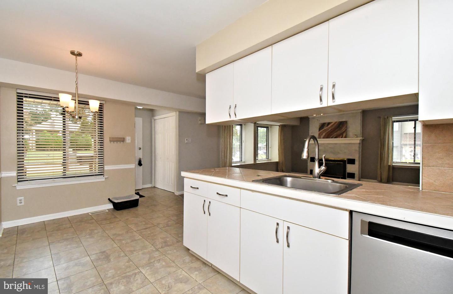 22 Fitzwatertown Rd #unit A-10 Property Photo 13