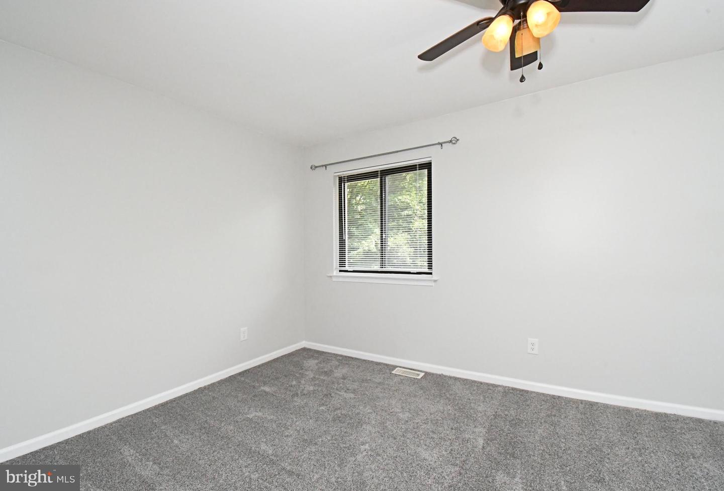 22 Fitzwatertown Rd #unit A-10 Property Photo 17