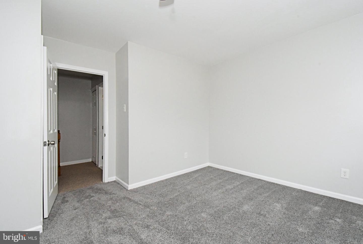 22 Fitzwatertown Rd #unit A-10 Property Photo 18