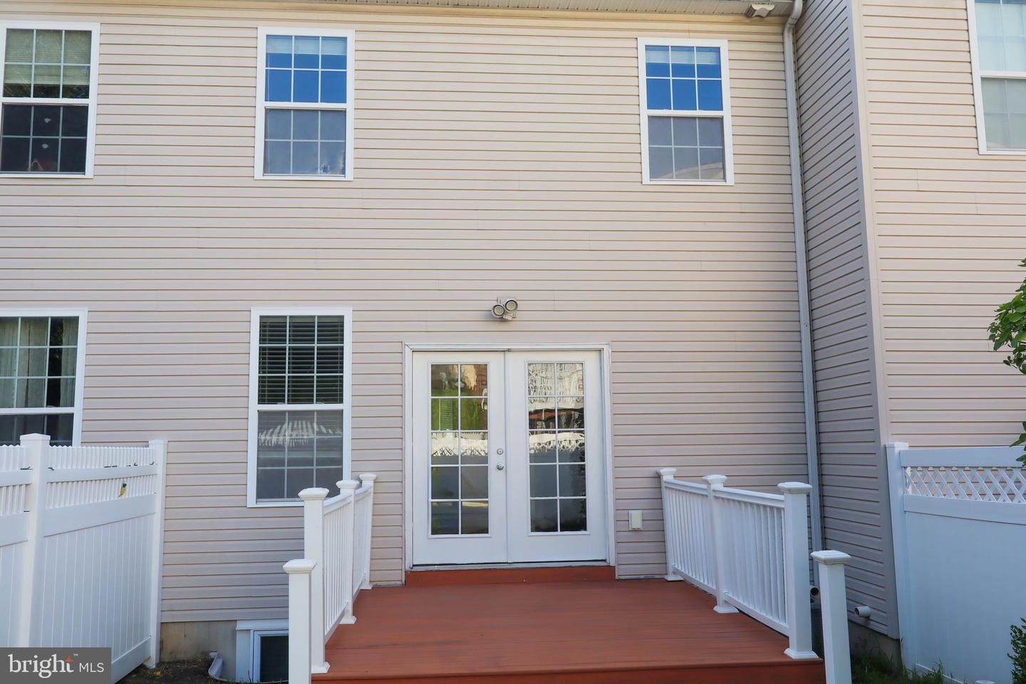 914 Thomas St Property Photo 3