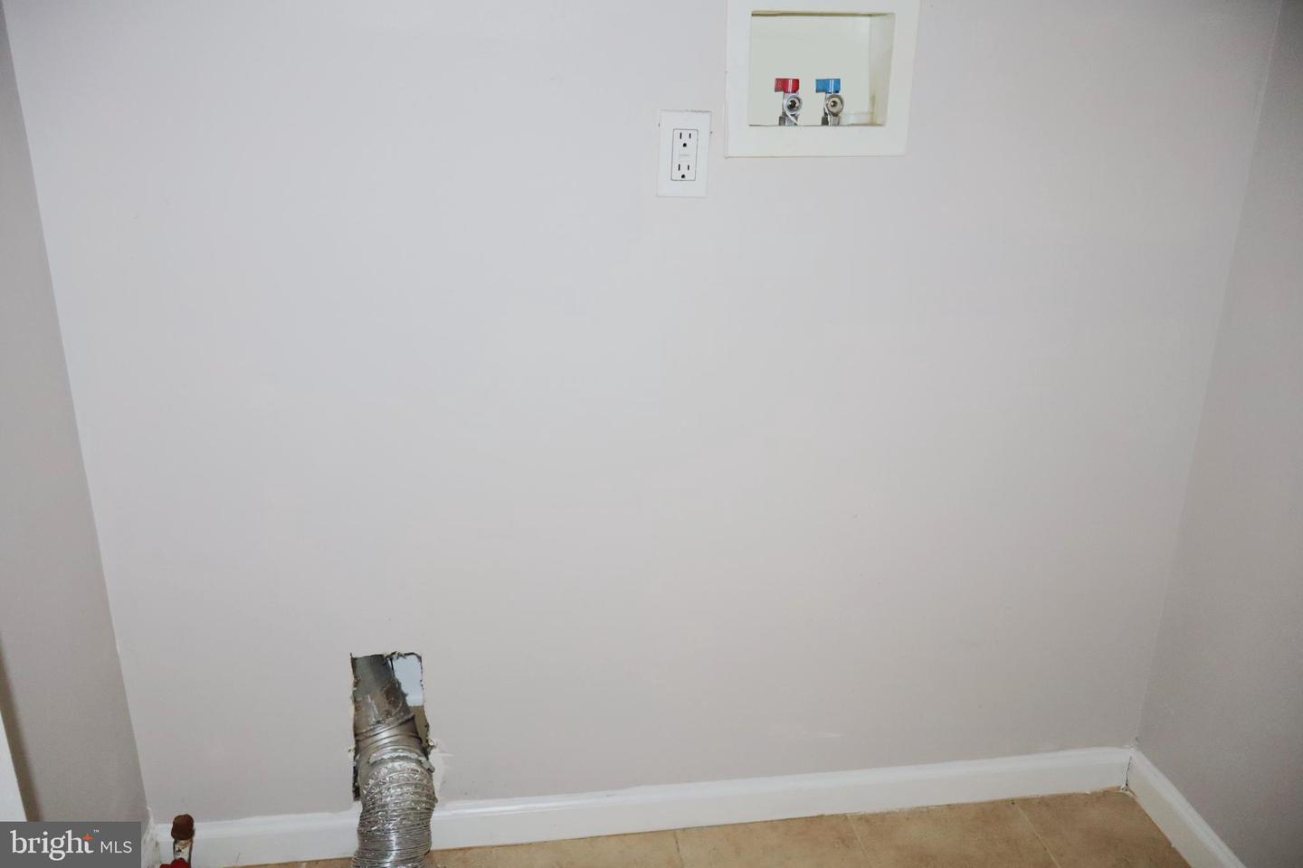 914 Thomas St Property Photo 23