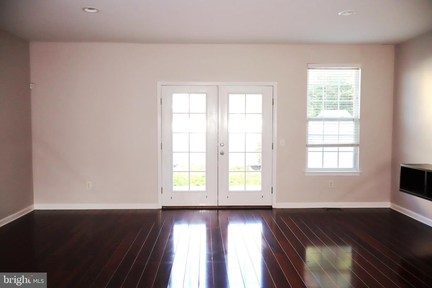 914 Thomas St Property Photo 25