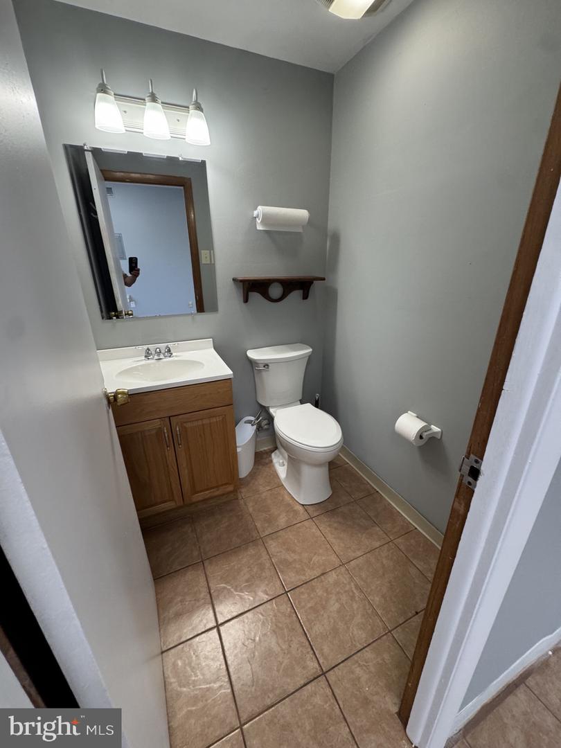 1 Maple Ave Property Photo 25