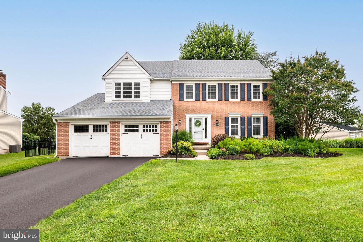 221 CARDINAL DR