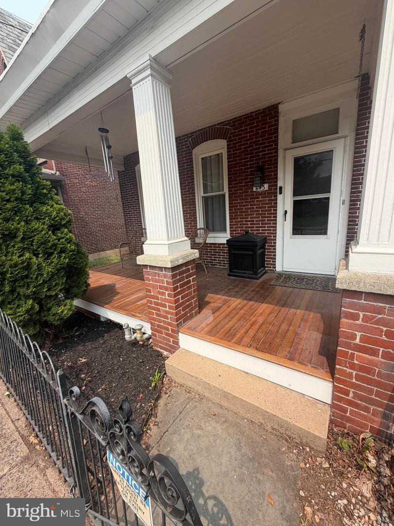 645 N. Charlotte St Property Photo 2