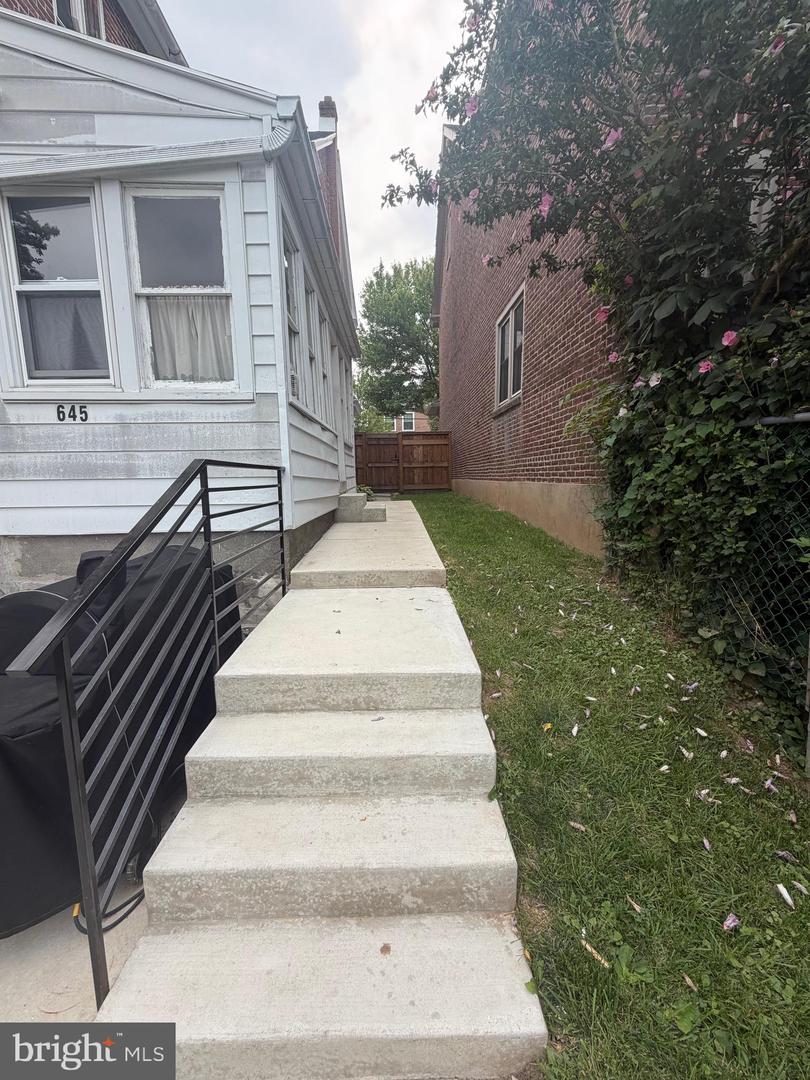 645 N. Charlotte St Property Photo 5