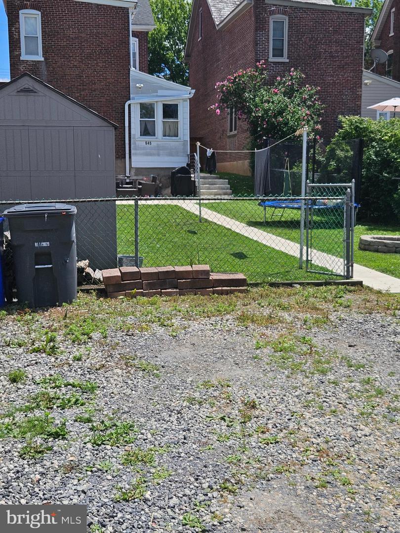 645 N. Charlotte St Property Photo 53