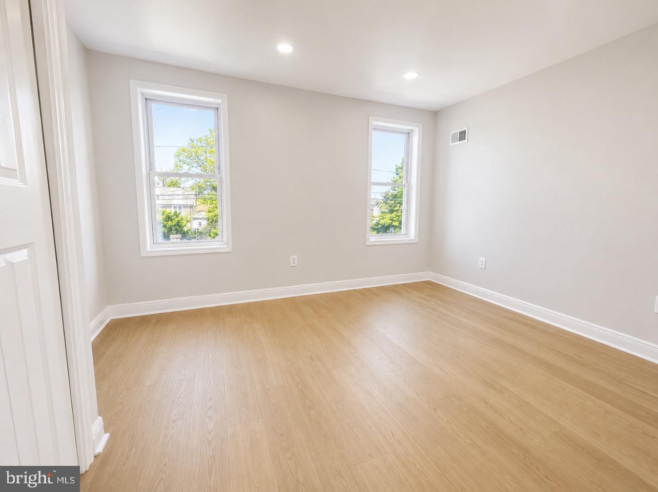 1610 Willow Ave Property Photo 7