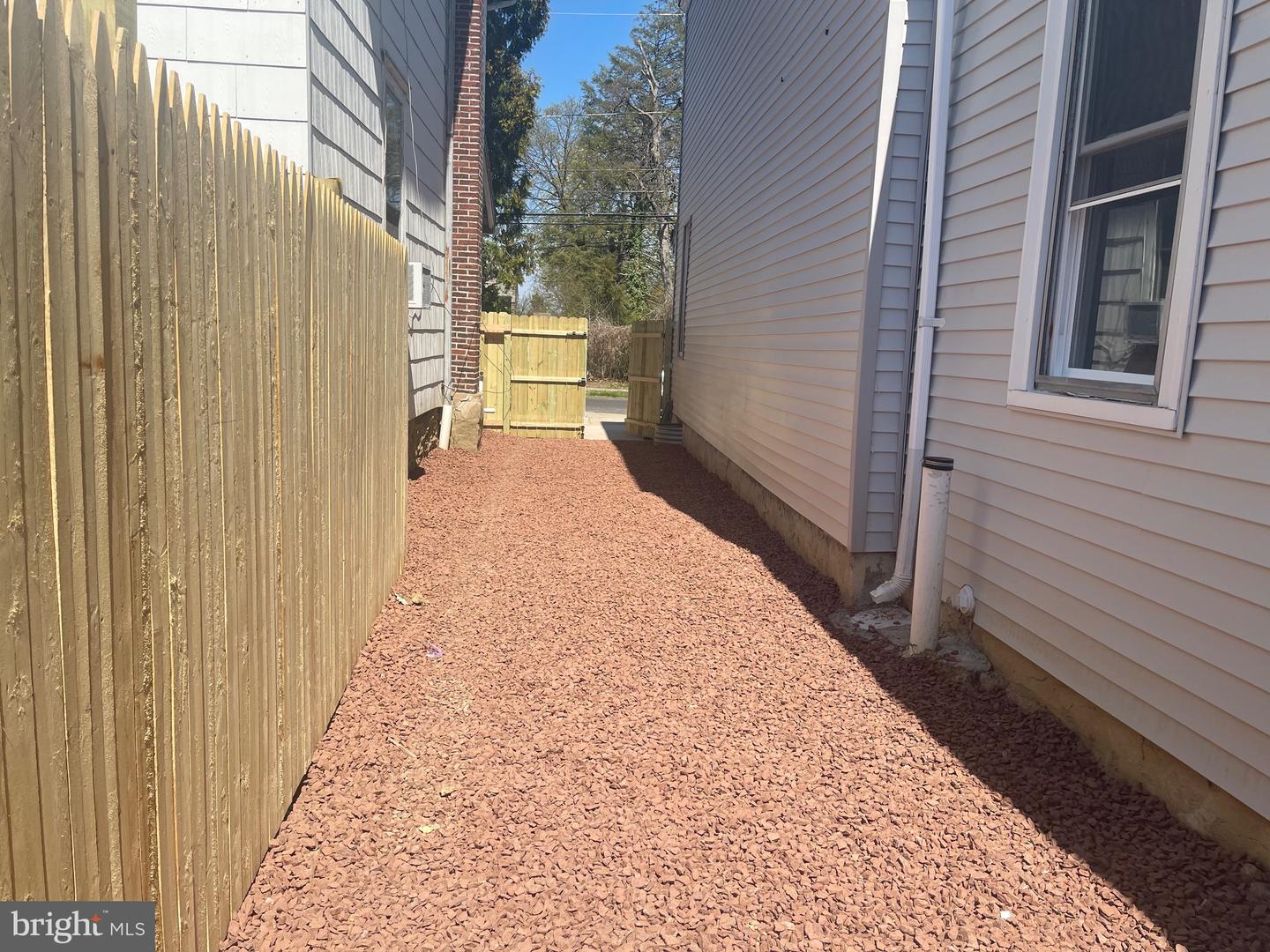 1610 Willow Ave Property Photo 15