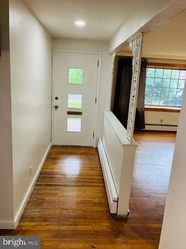 439 E Chestnut St Property Photo 3