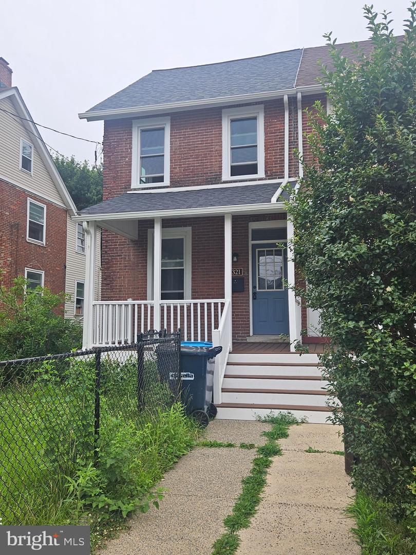 321 Elm Ave Property Photo 1