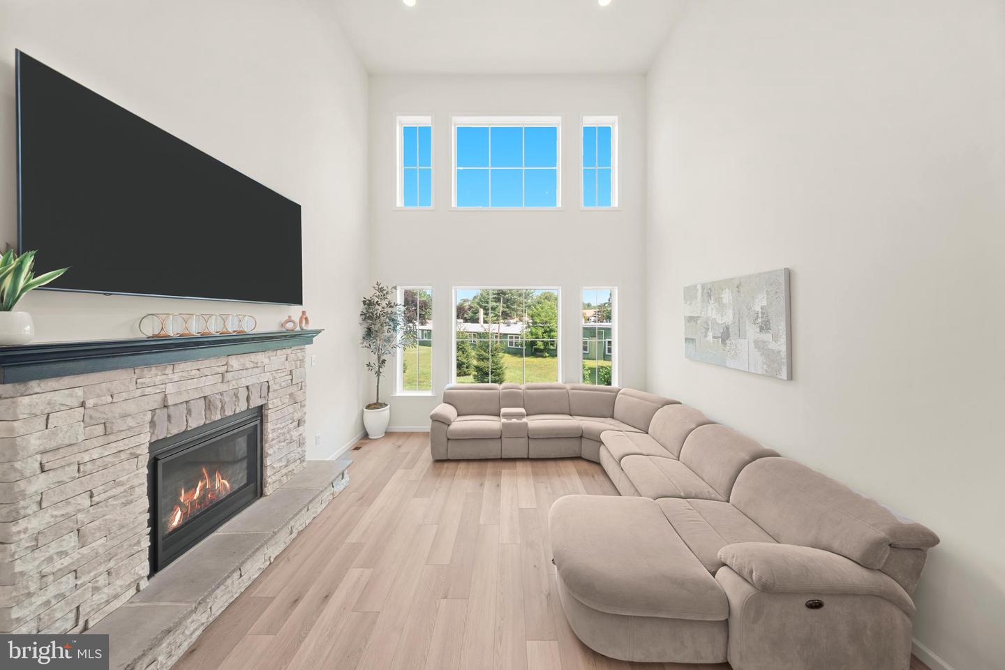 15 Patricia Dr Property Photo 25