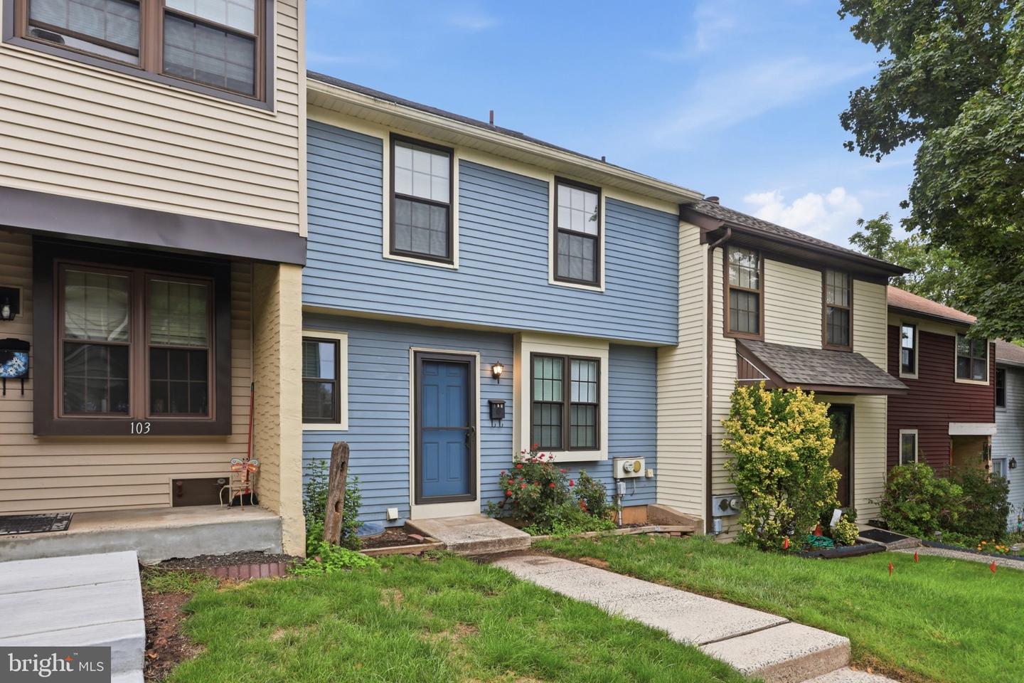 104 Hopkins Ct Property Photo 4