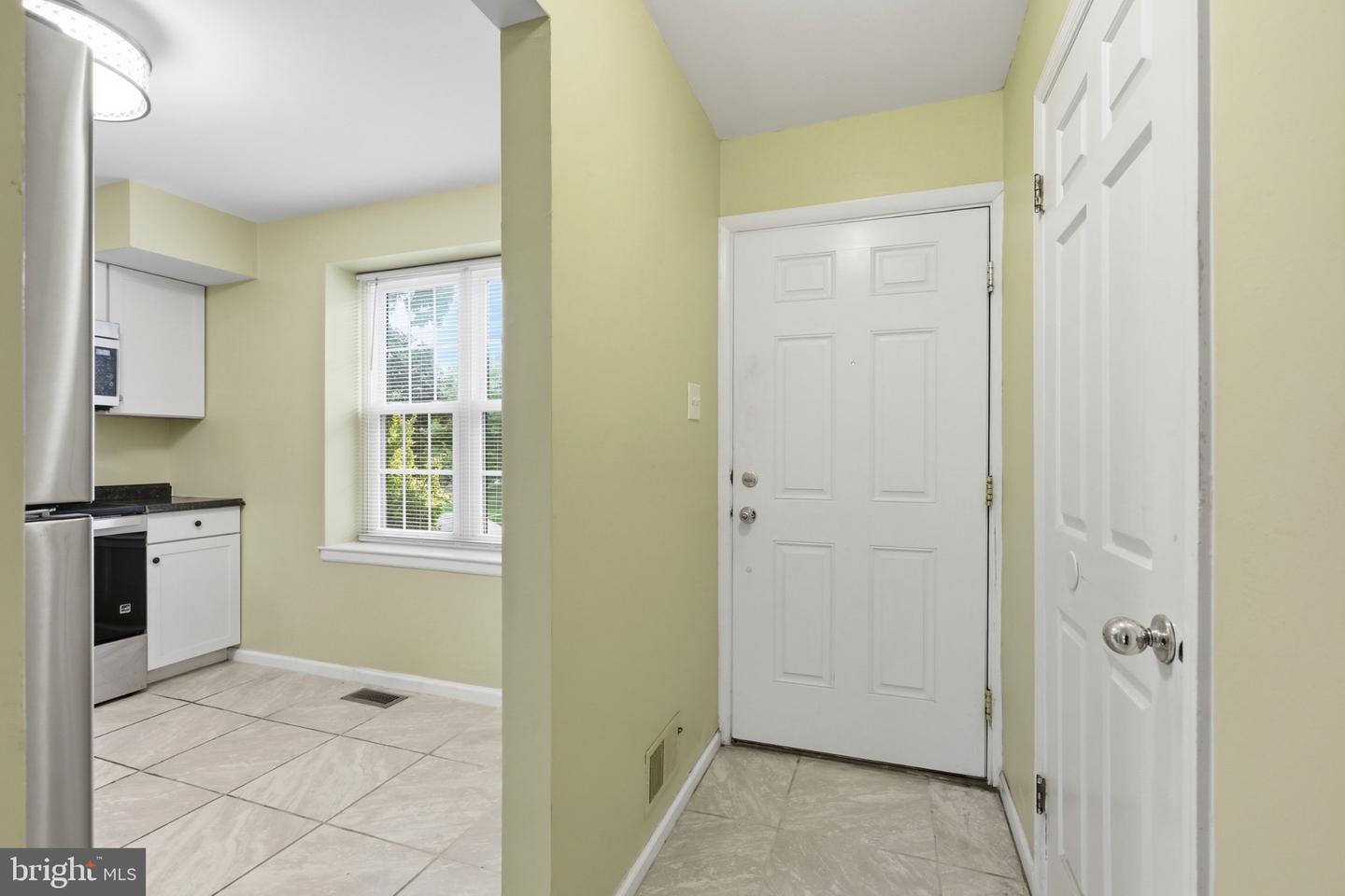104 Hopkins Ct Property Photo 6