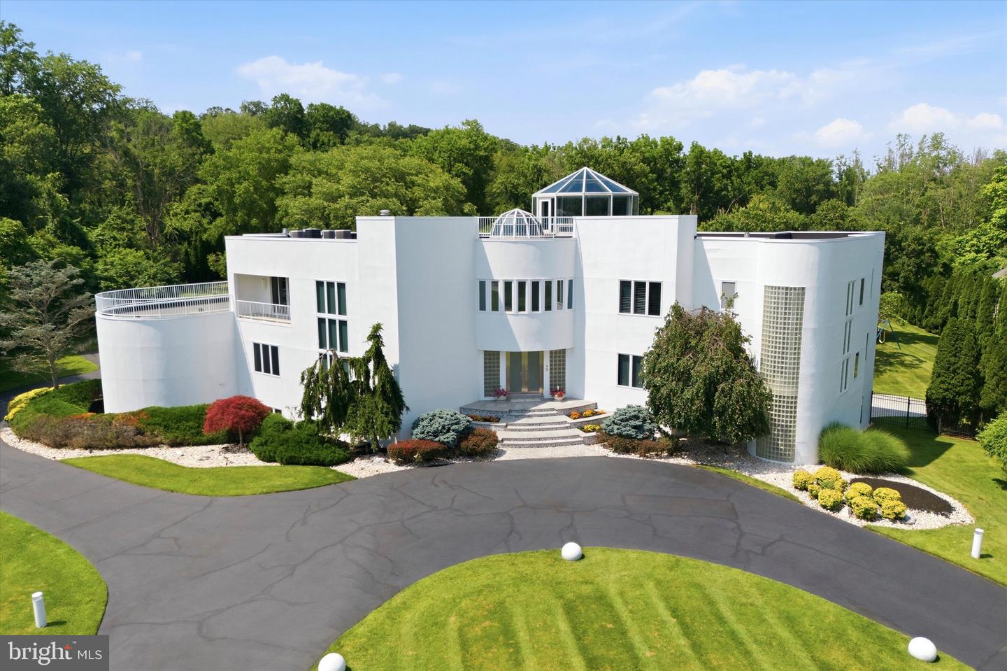 611 CREEK LN