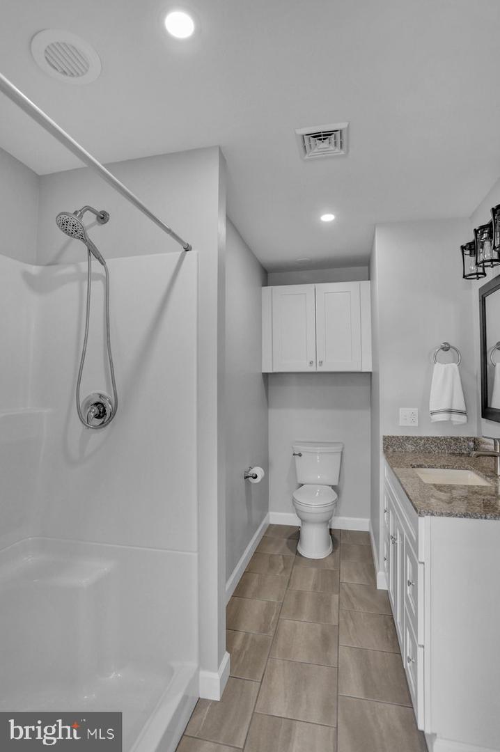 933 N Hanover St #2nd Fl Property Photo 9