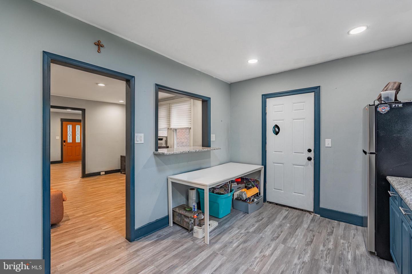 1644 Powell St Property Photo 8
