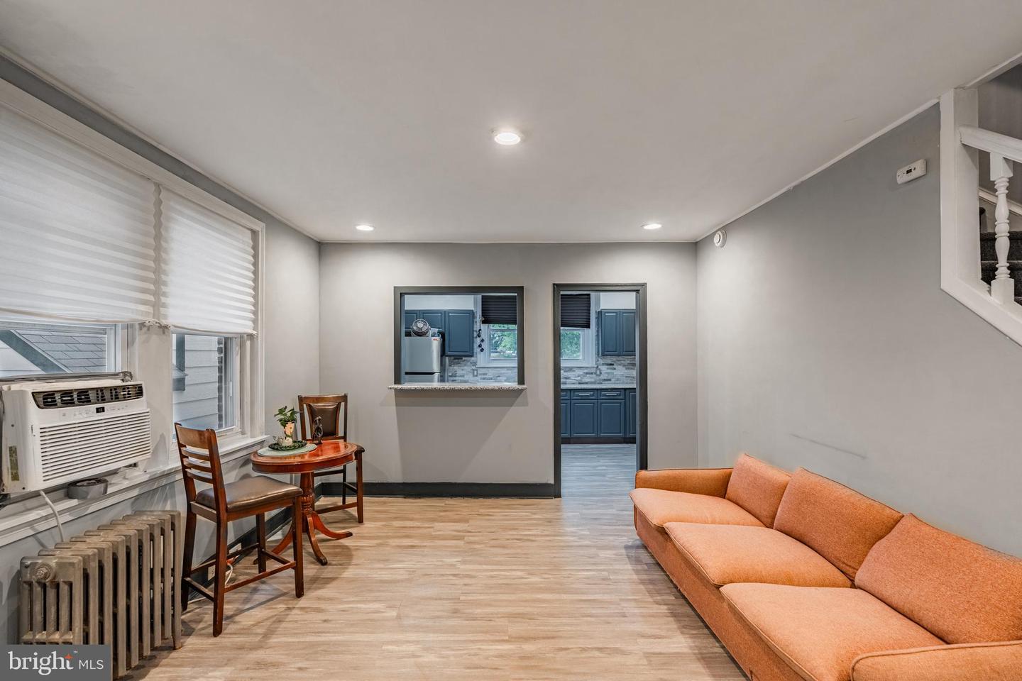 1644 Powell St Property Photo 10