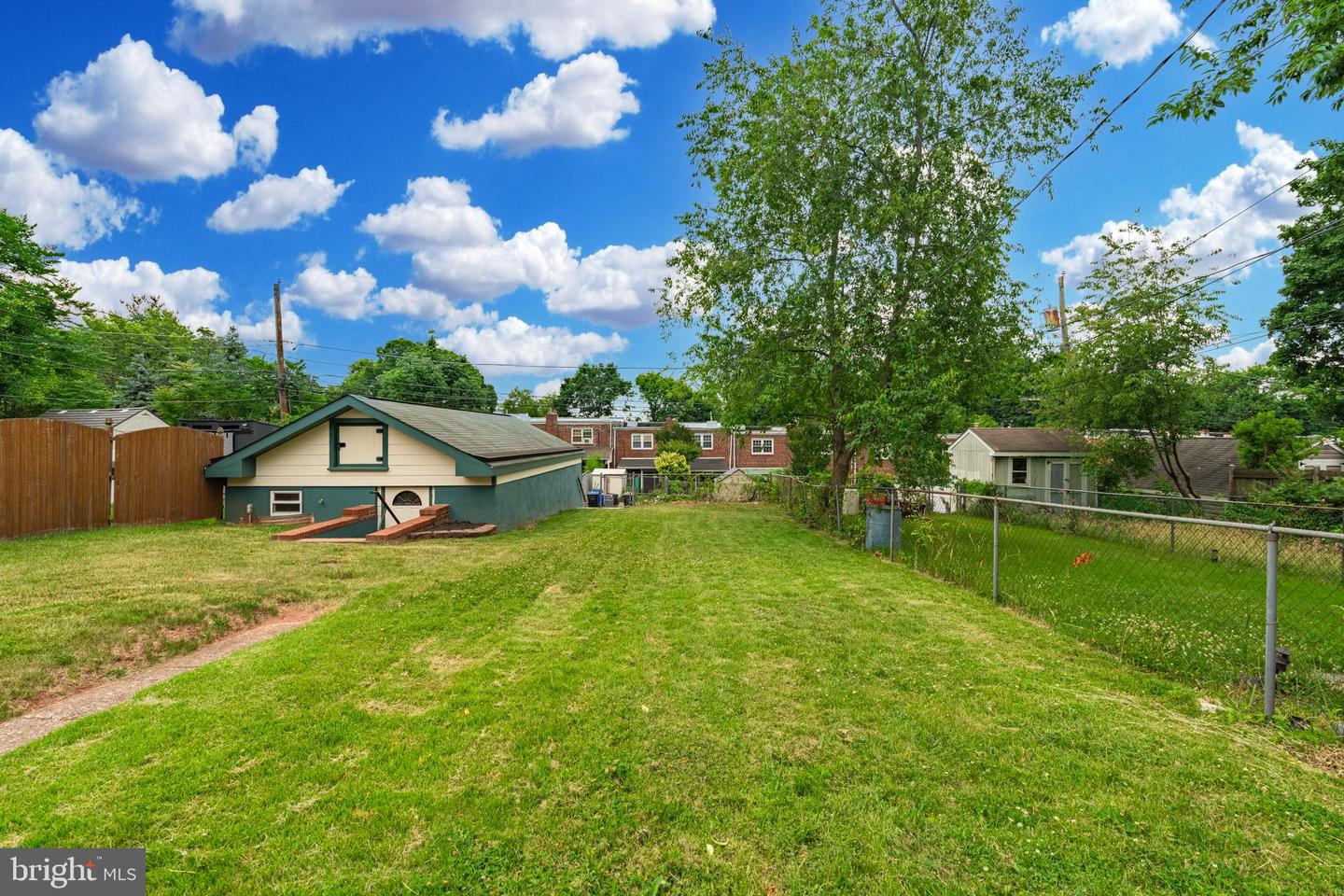 1644 Powell St Property Photo 21