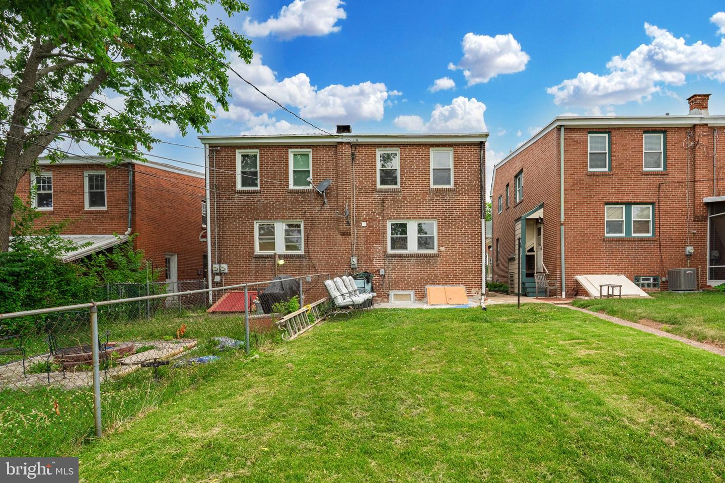 1644 Powell St Property Photo 22