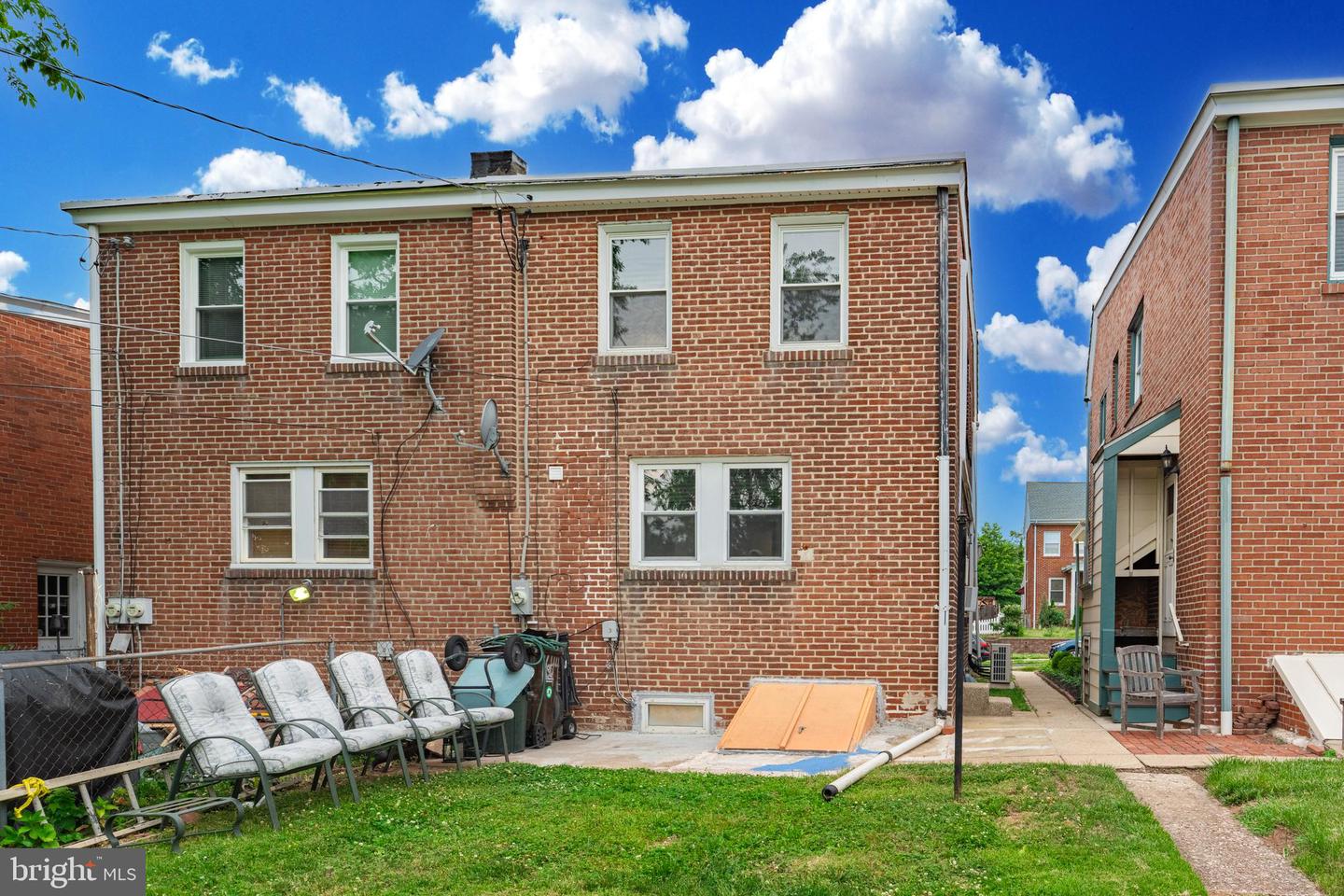 1644 Powell St Property Photo 23