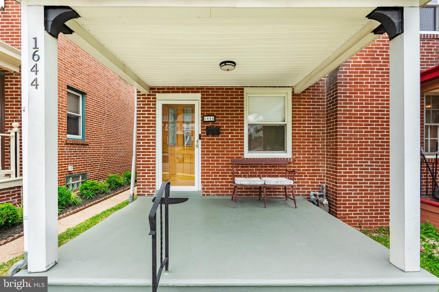 1644 Powell St Property Photo 25