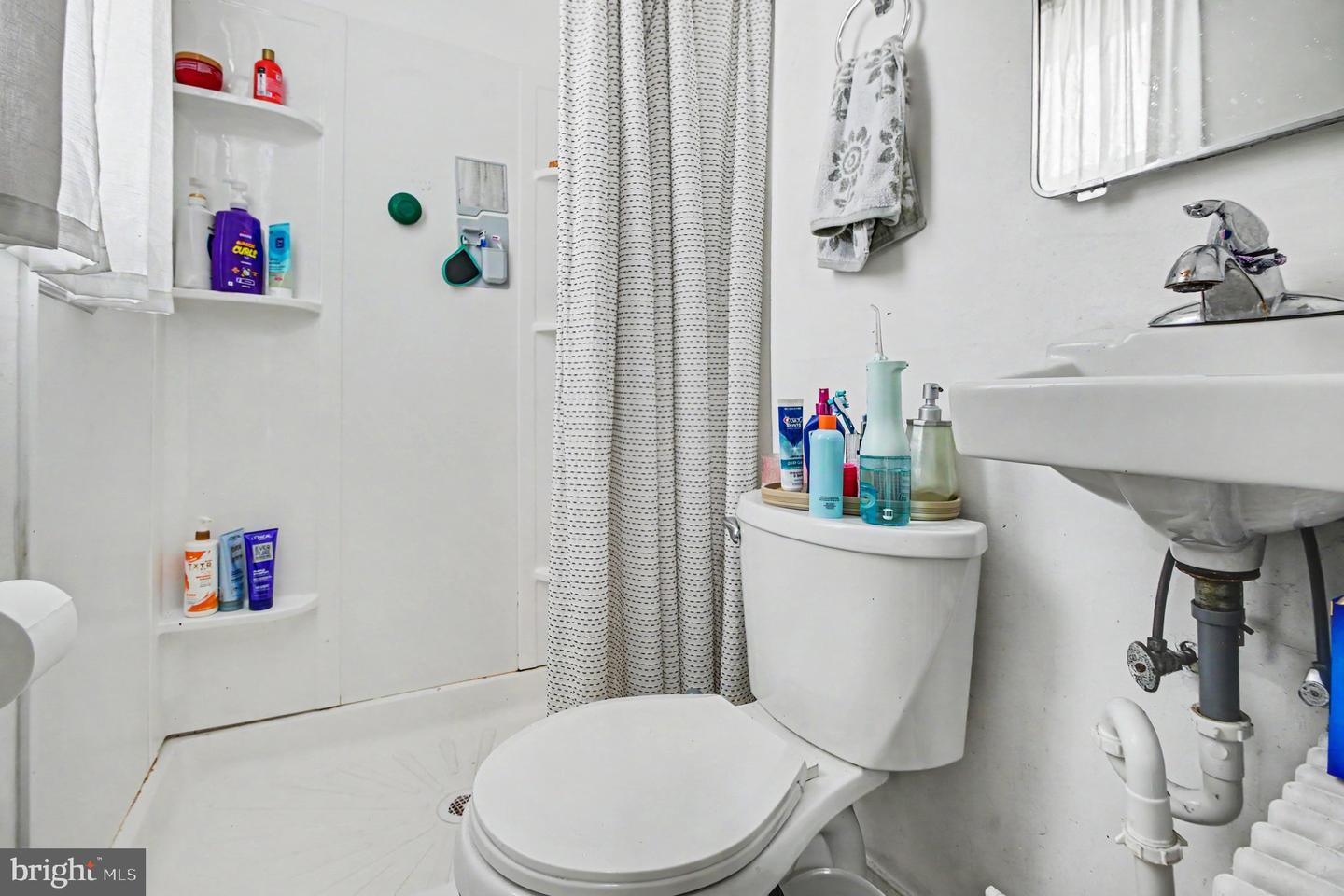 7768 Montgomery Ave Property Photo 11