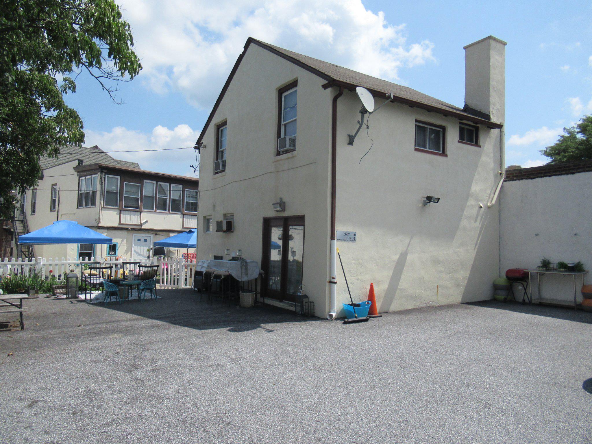 932 W Lancaster Ave # Property Photo 2