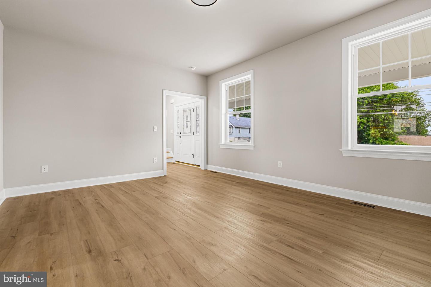 232 Brook St Property Photo 5