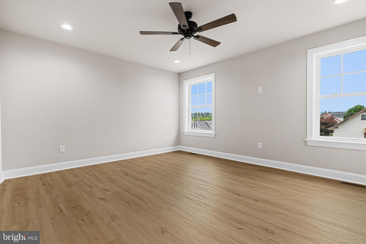 232 Brook St Property Photo 18