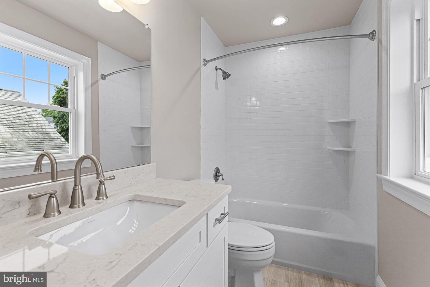 232 Brook St Property Photo 24
