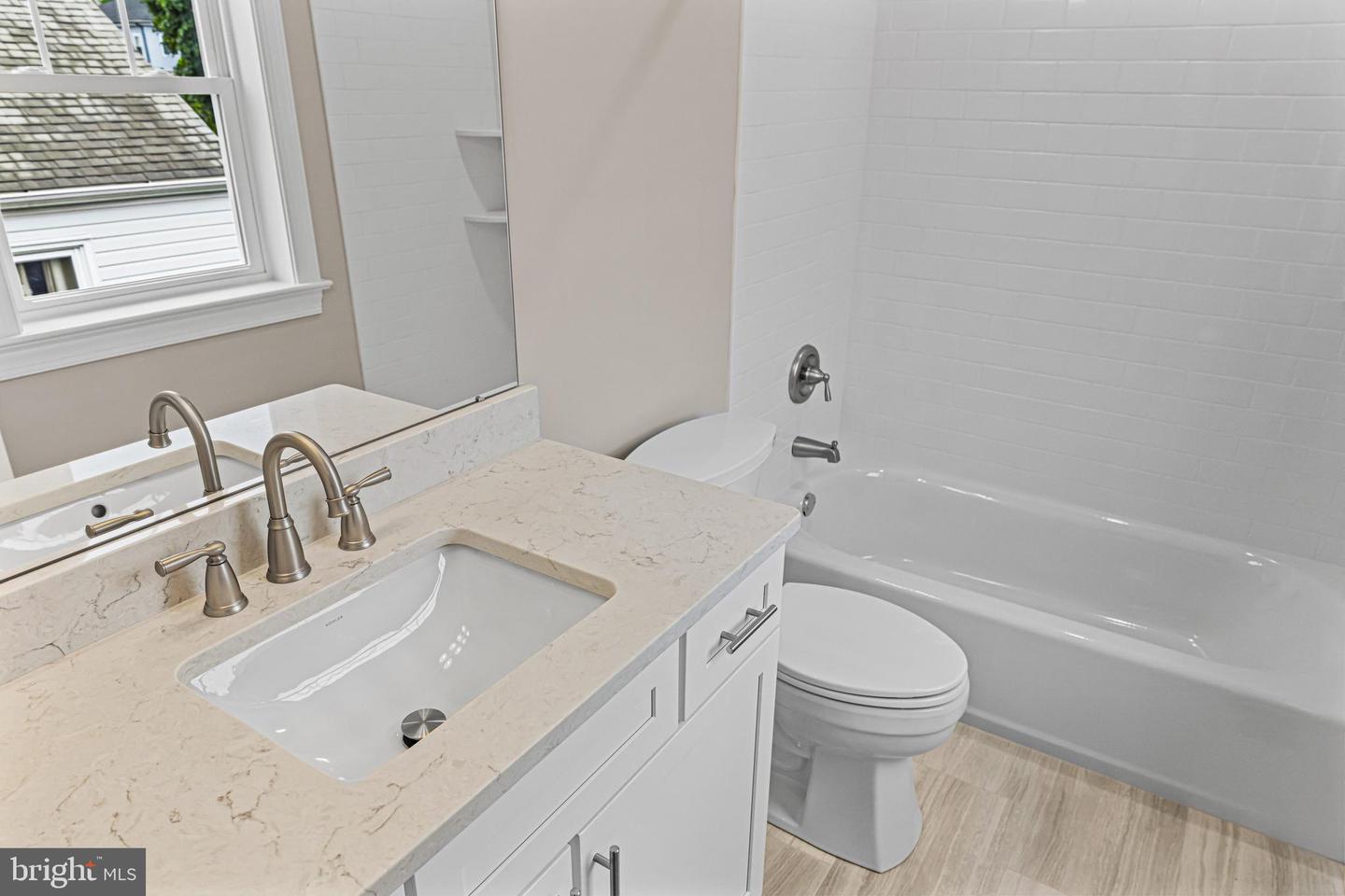 232 Brook St Property Photo 25