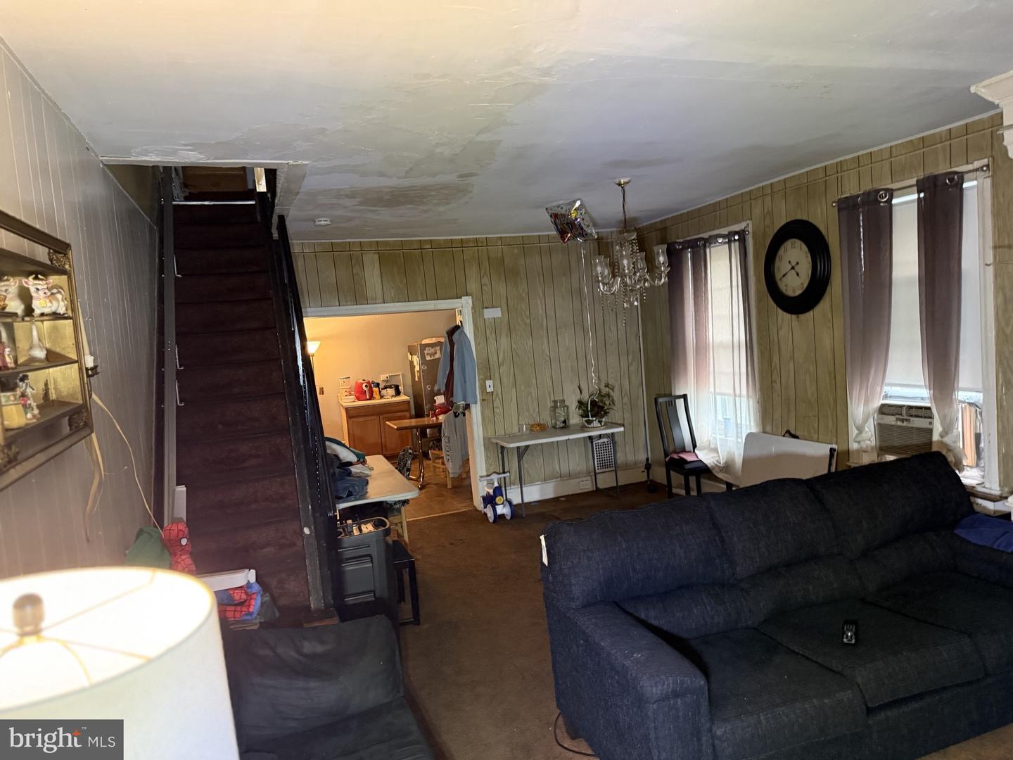 216 E Marshall St Property Photo 5