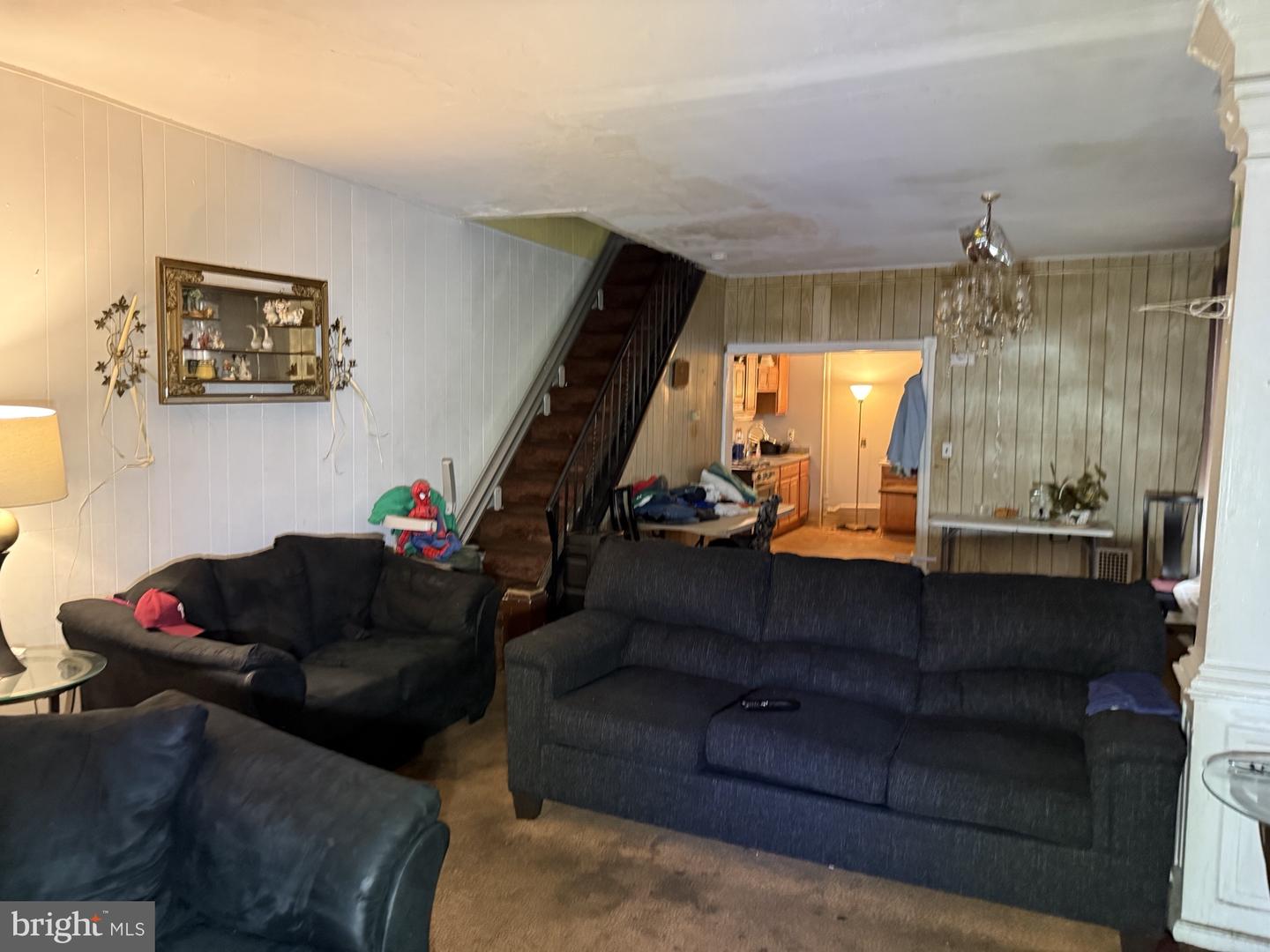 216 E Marshall St Property Photo 6
